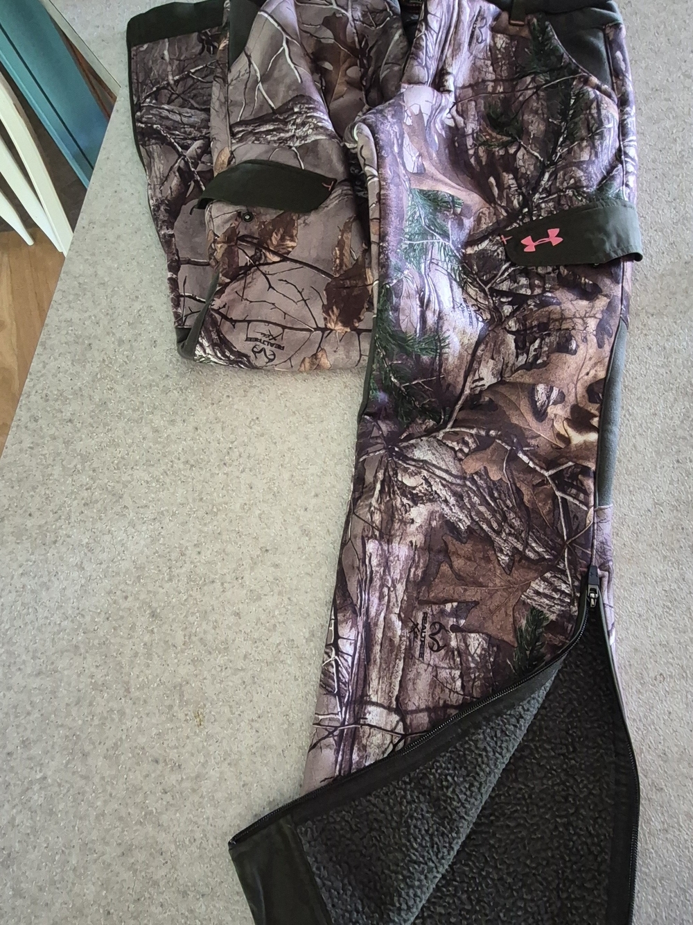 Under Armour Kids Camouflage Fleece-Lined Joggers with Pink Logo